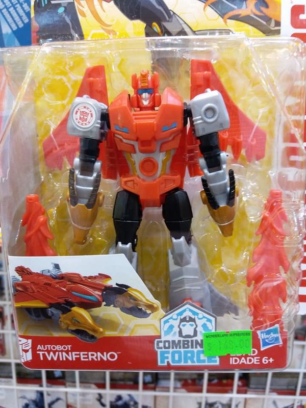 The OTHER Twinferno   In Hand Images Of Robots In Disguise Combiner Force Warrior Class Figure  (2 of 3)